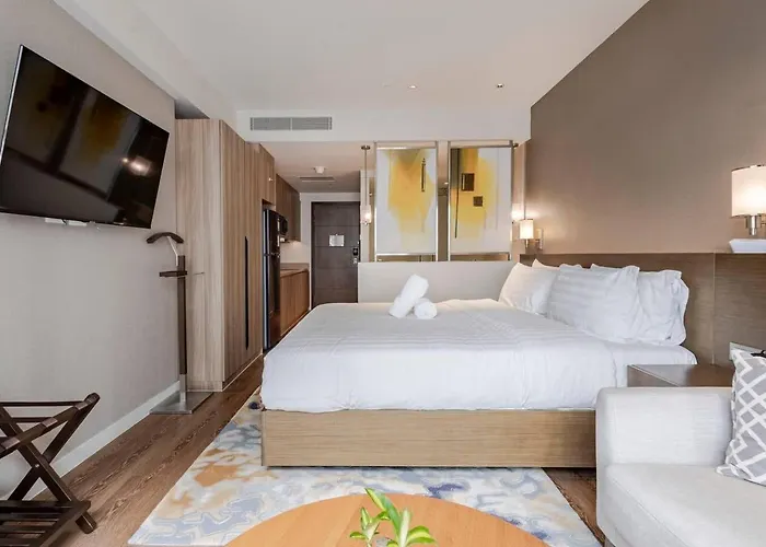 Novotel Executive At Rosalina Acqua Mandaluyong * Manila